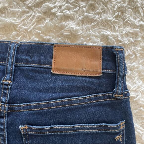 Madewell 9" Mid-Rise Skinny Jeans in Larkspur Wash: TENCEL™ Denim Edition - Picture 7 of 8